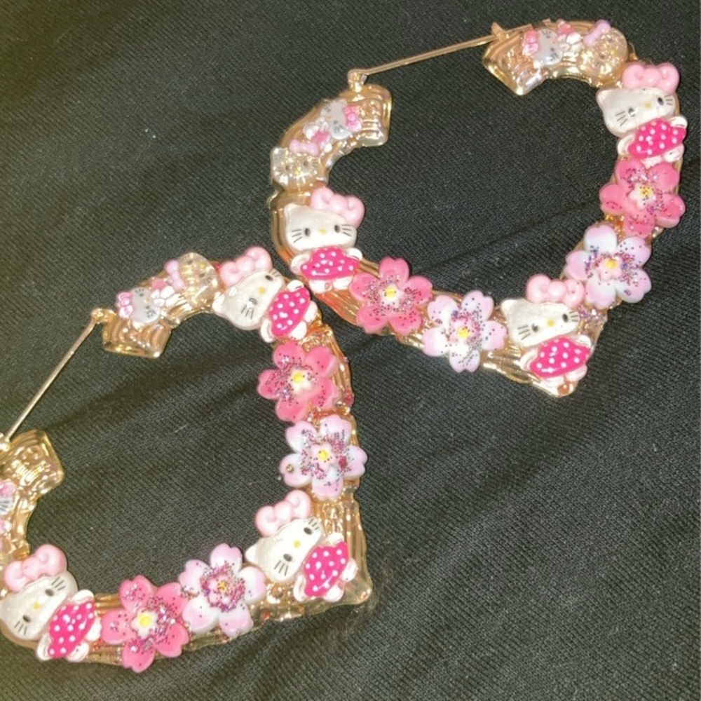 Hello kitty custom bamboo earrings!!